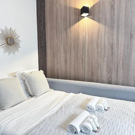 Champs - Elysees Finest Flat Apartament *