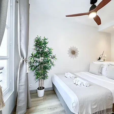 Champs - Elysees Finest Flat * Paryż