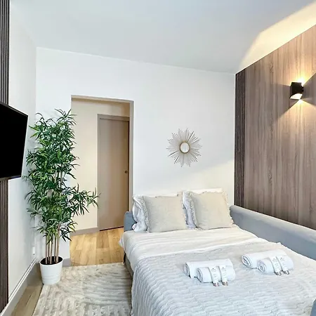 Apartment Champs - Elysees Finest Flat Paris
